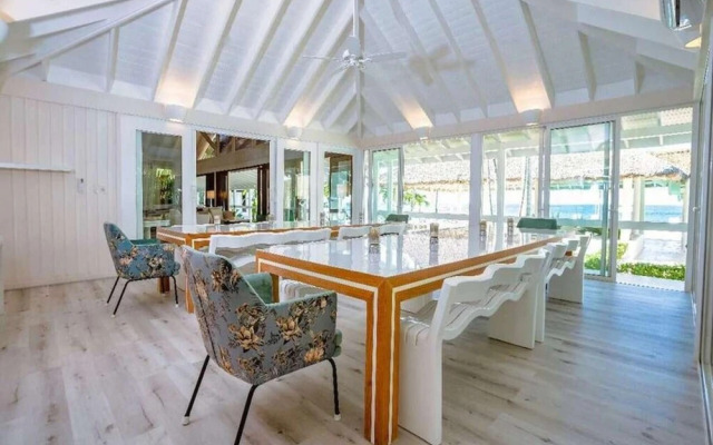 Sunny Vacation Villa 87