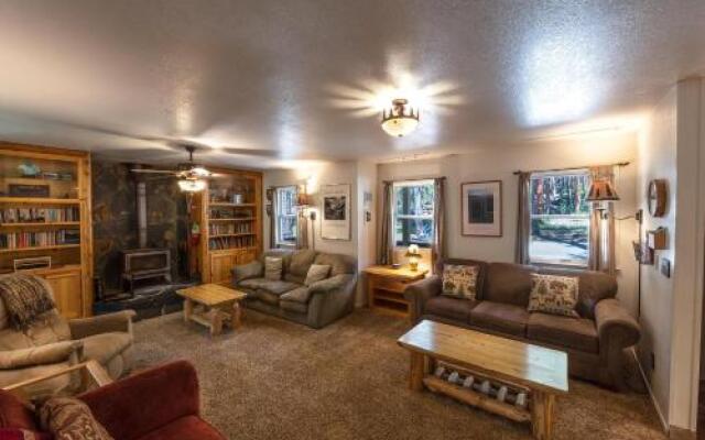 Friends Lodge - 3br/3ba Holiday Home