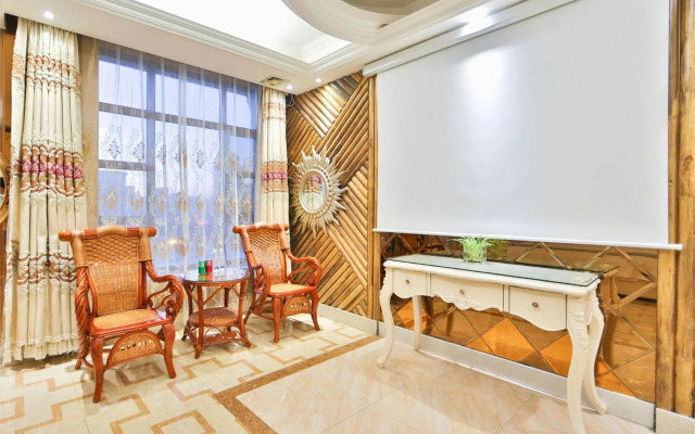 No.5 Theme Hotel