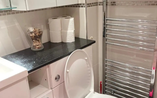 Stunning 1 Bedroom in Stunning Location - Mayfair Area