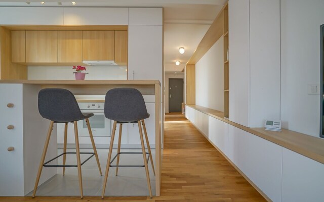 CN2i Luxury Accommodation Bobalna