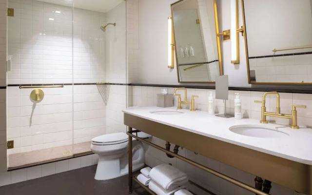 Hotel Savoy Kansas City, Tapestry Collection by Hilton