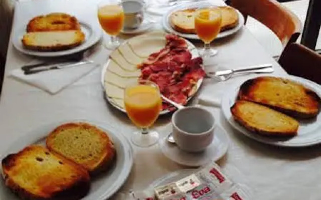 Pensió Hostal Mediterrà