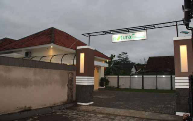 Natura Rumah Singgah Guest House