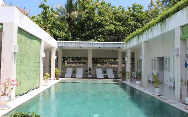 Villa Putih Lovina