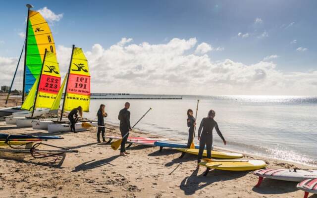 Houseboat Comfortable Vacation Home