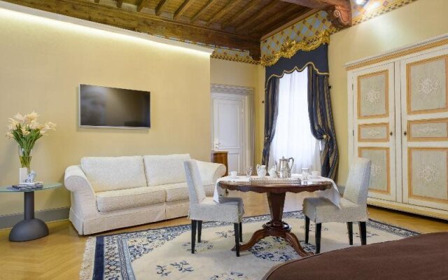 15 Santori Luxury Home