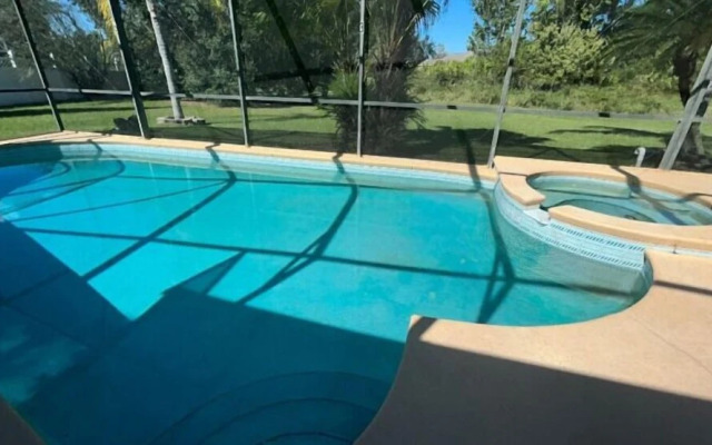 South Facing W/ Private Pool & Spa