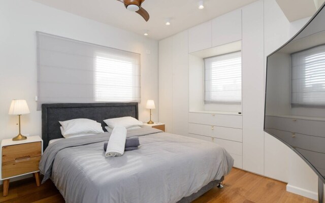 New Duplex 2 Bedrooms2 Living Rooms And Terrace