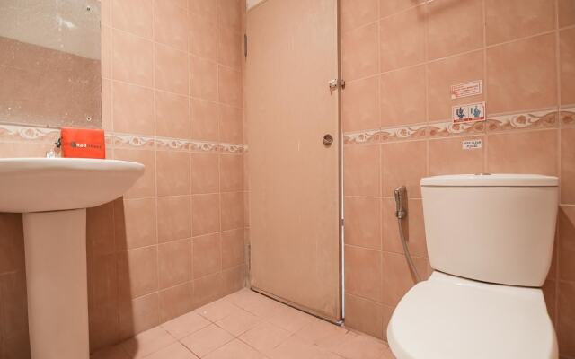 Cherry Garden Hotel by RedDoorz