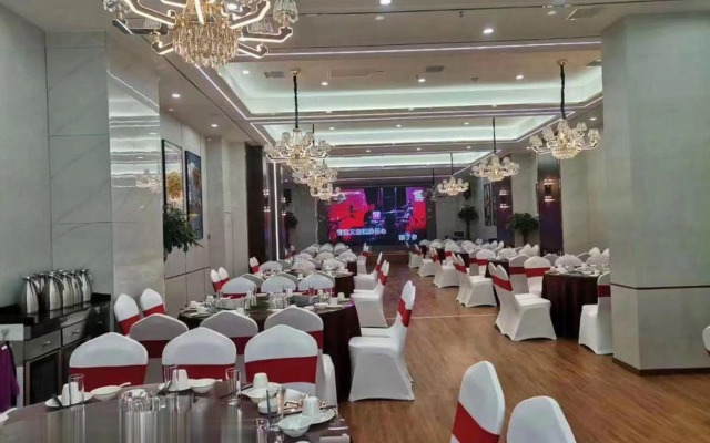 Vienna International Hotel (Baoji High-speed Railway Station)