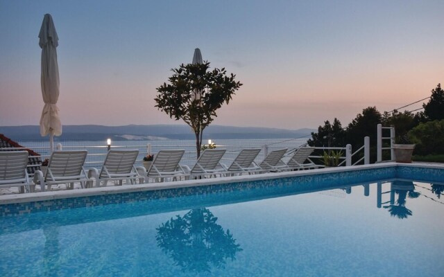 Amazing Home in Mimice With Wifi and 2 Bedrooms
