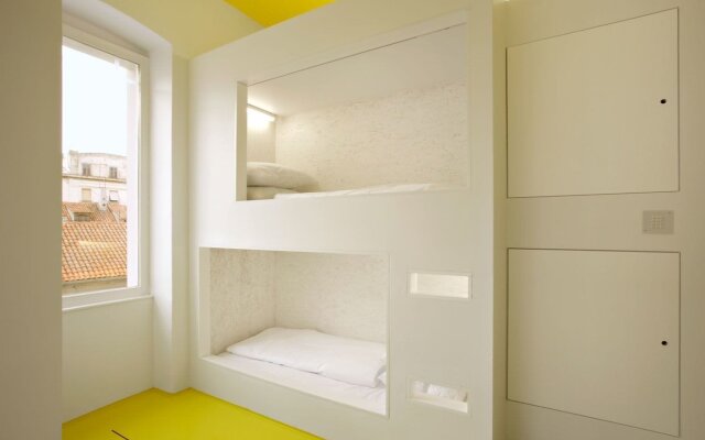 Design Hostel Goli & Bosi