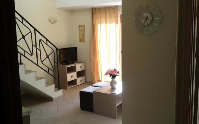 Summer Breeze Apartments