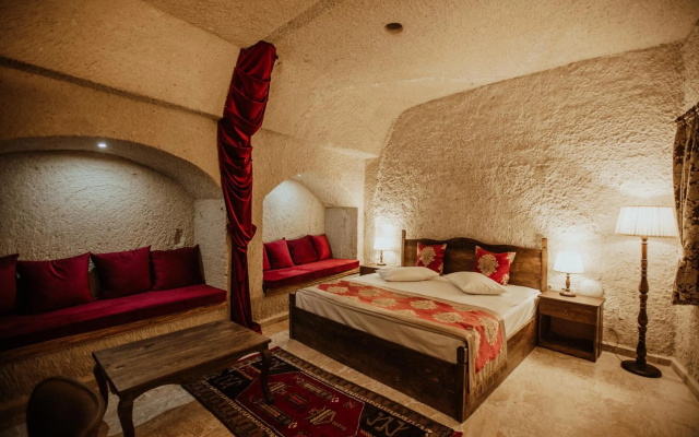 Kismet Cave Mansion