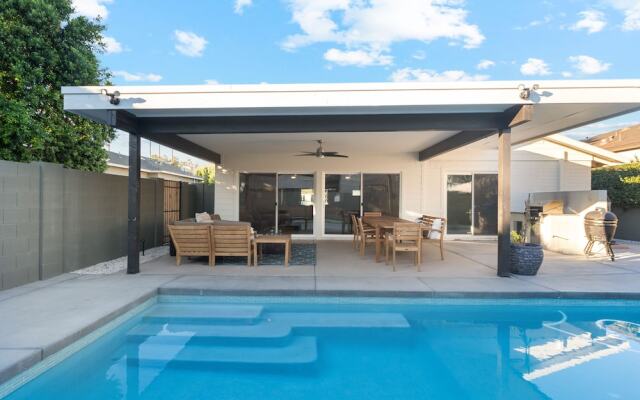 Twin Sunsets Oasis with 2 Pools