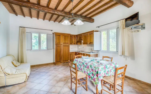 Oliva Family Apt Shared Pool,volterra