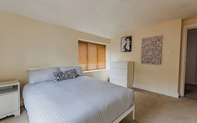 Platform Avenues 5 Bed House