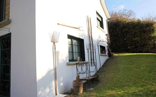 House with 5 Bedrooms in Pontevedra, with Enclosed Garden