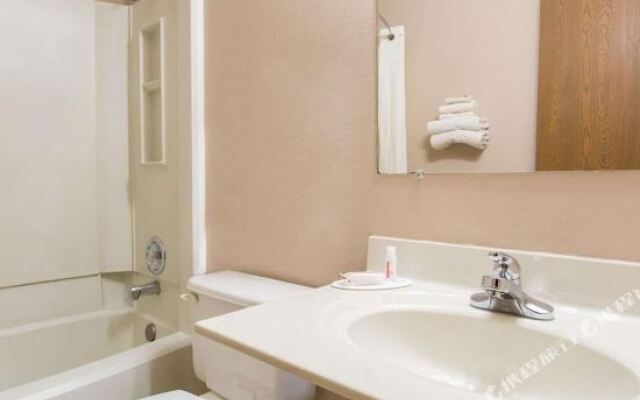 A Suite 8F Theme Hotel