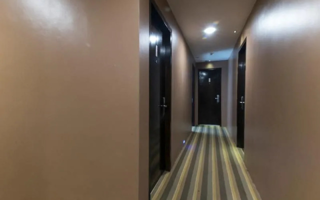 OYO 763 Tazara Hotel