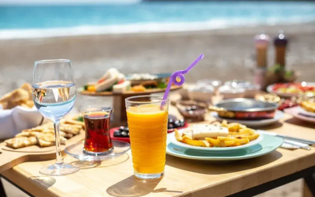 Kara Kedi Beach Bungalow