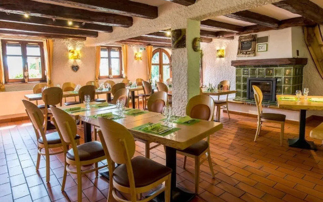 Logis Hôtel du Bouton d'Or