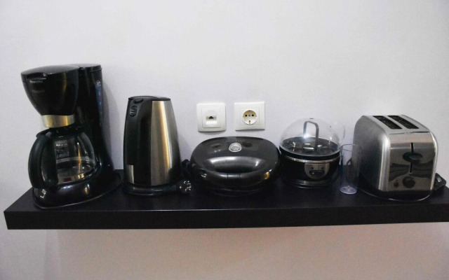 A&J Apartments or Rooms athens airport