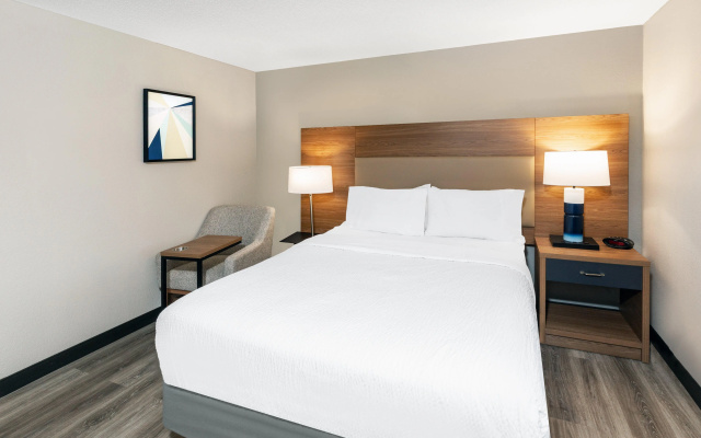 Candlewood Suites Topeka West by IHG