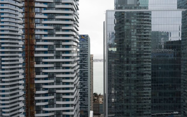 Applewood Suites - 3 BDRM Ent. District