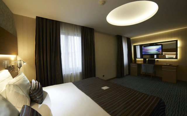 Saffron Hotel