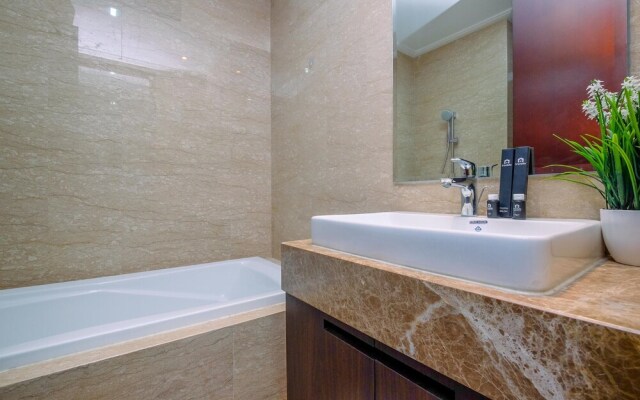 Elegant And Comfy 2Br At Menteng Park Apartment