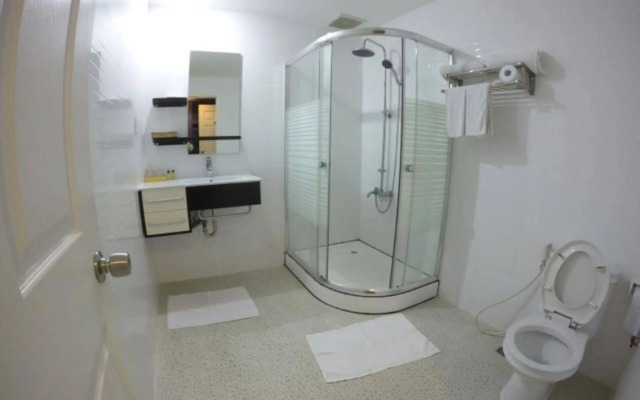 One World Hotel