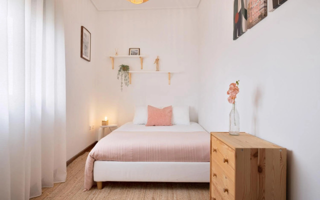 ! Luminous 2BR Top Floor ! Praça da República