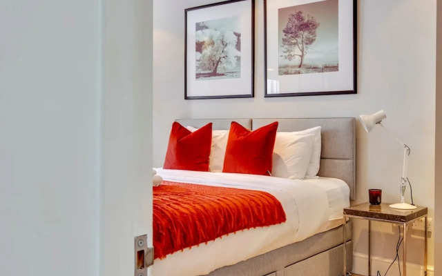 Luxe 4-bed Mews Home - 10 min to Harrods