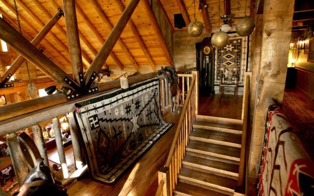 The Lodge at Red River Ranch