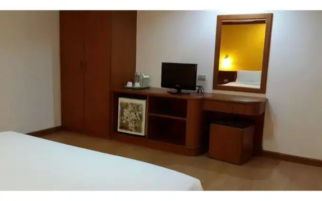 Sea Falcon Hotel