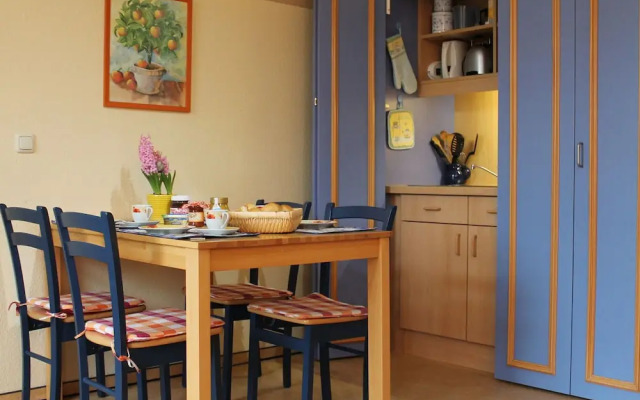 Comely Apartment in KÃ¼hlungsborn With Garden