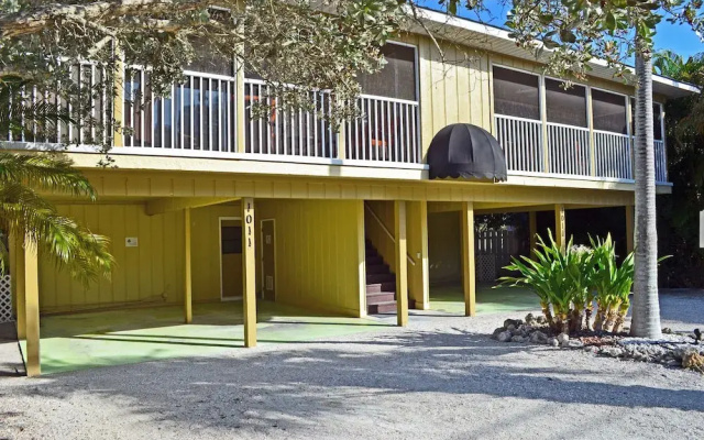 Holiday House 1