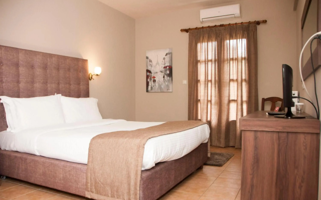 Doupiani House Hotel