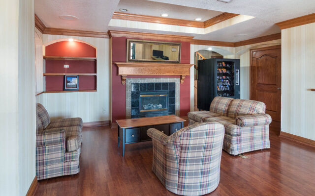 Econo Lodge Inn and Suites Arlington