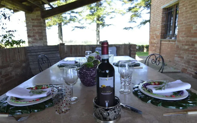 Pleasant Villa In Valiano With Terrace, Garden, Sun-Loungers