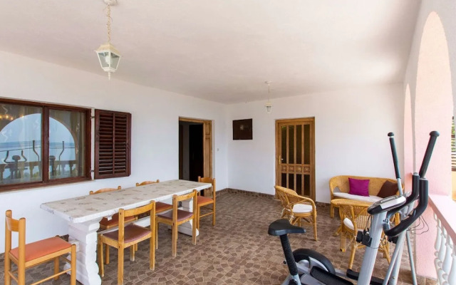 Welcoming Apartment in Tribanj With Terrace
