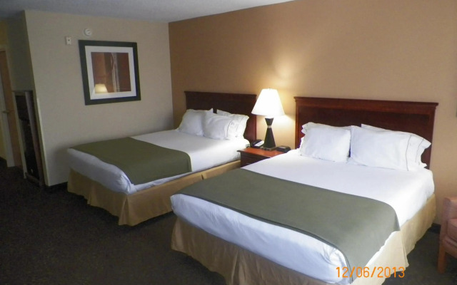Holiday Inn Express & Suites Forest by IHG
