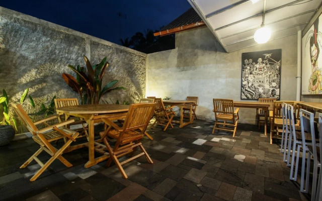 Watu Agung Guest House