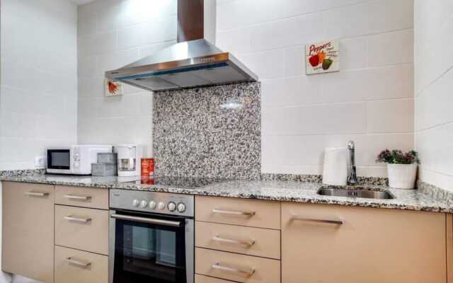 Modern 2 Bed Flat in Trendy Poble Sec