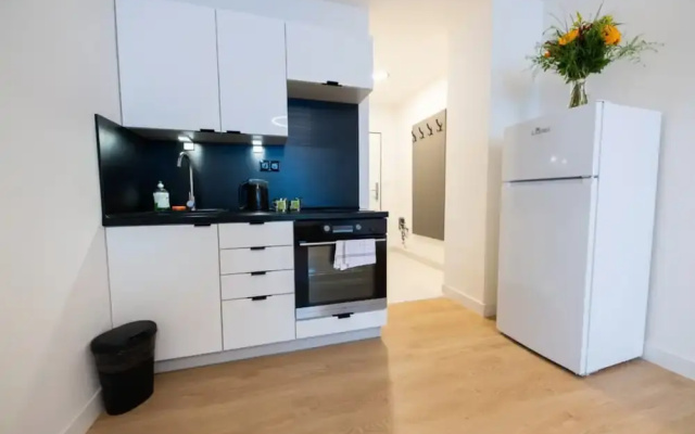 Post 120 Suites