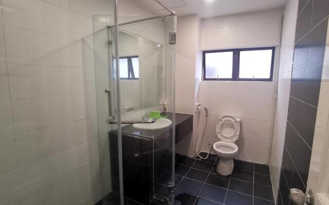 Marina Residence Suites @ Marina Court Resort Condominium