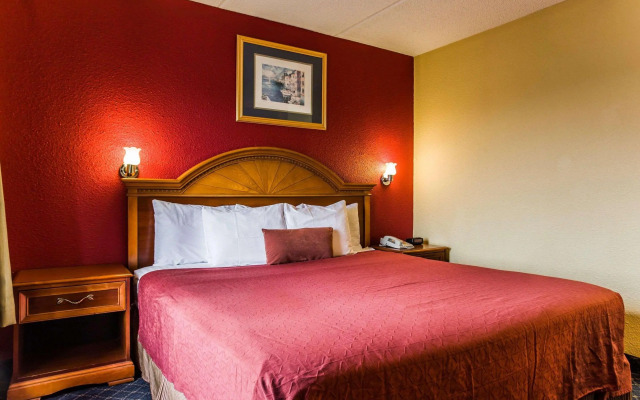 Rodeway Inn Charlotte Downtown