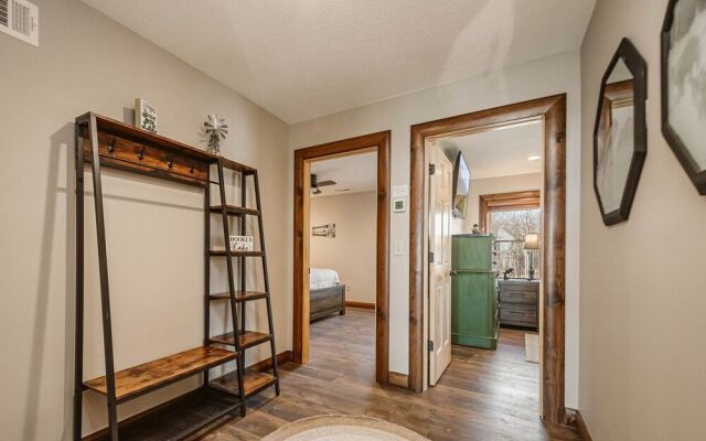 Water & Mountain Retreat